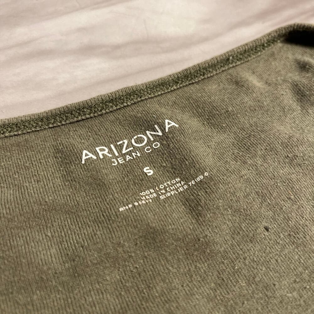 Arizona Jean co Olive Women’s Short Sleeve Crop Top Size Small