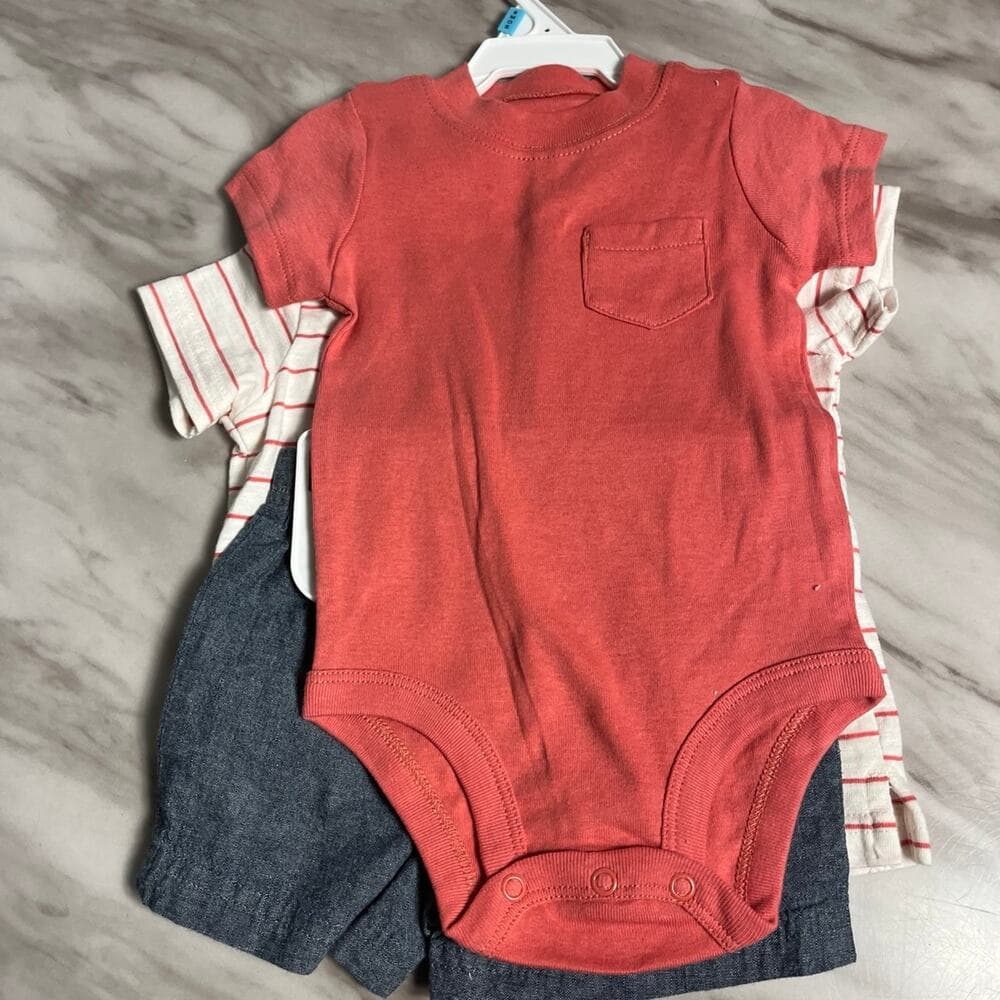 Carter’s 6 M Clothes Red/White