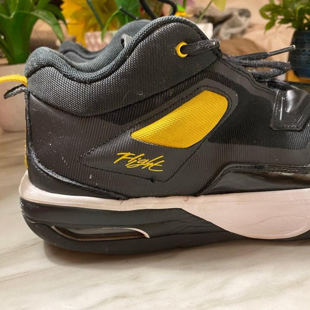Nike Air Jordan sneakers Stay Loyal 3 Black Yellow Ochre Size 13 Men’s