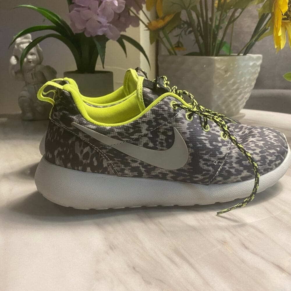 Nike Roshe G Spikeless sneakers