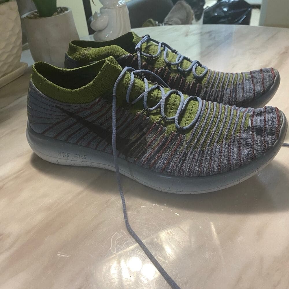 Nike sneakers Size 10.5