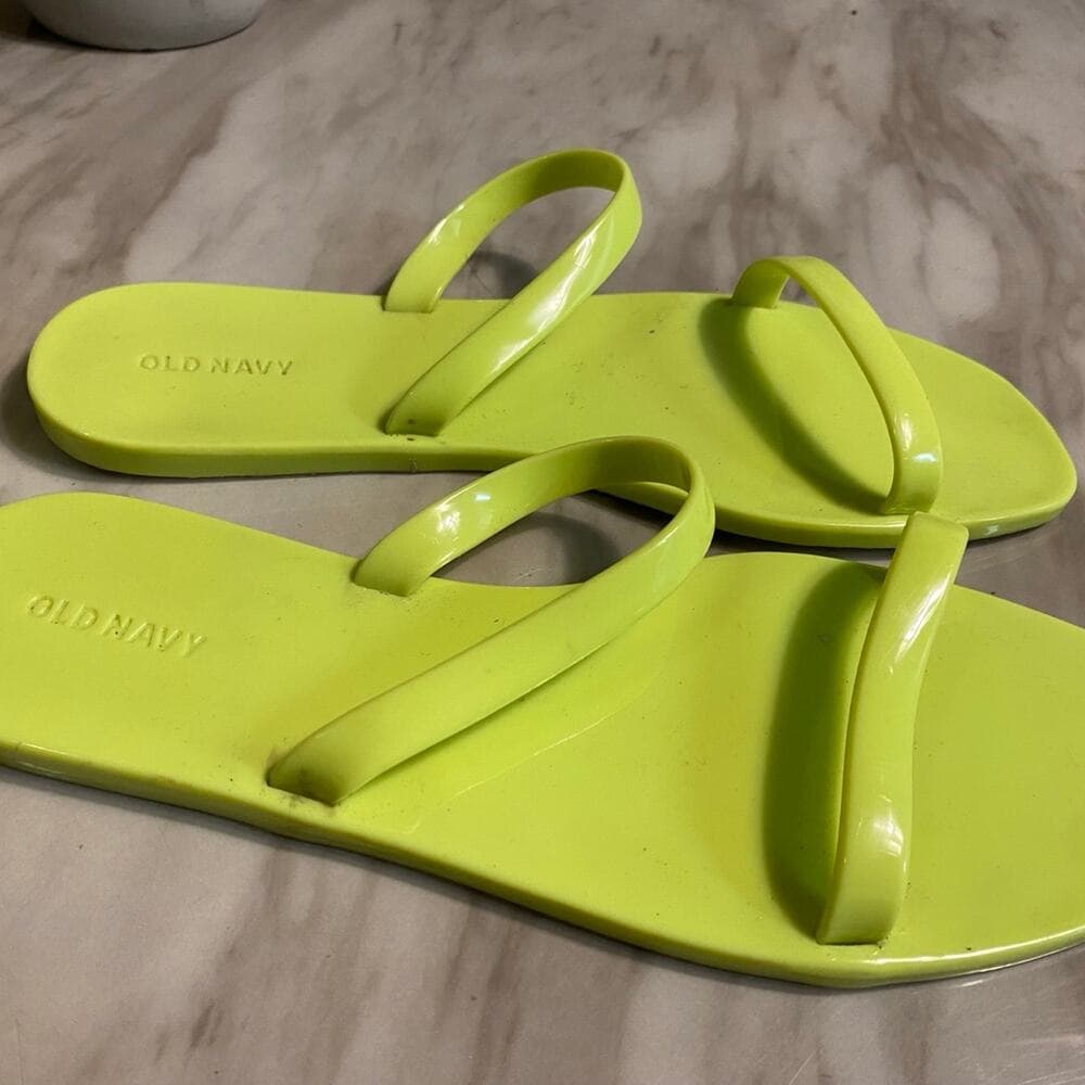 Old navy sandals size 9 for women’s