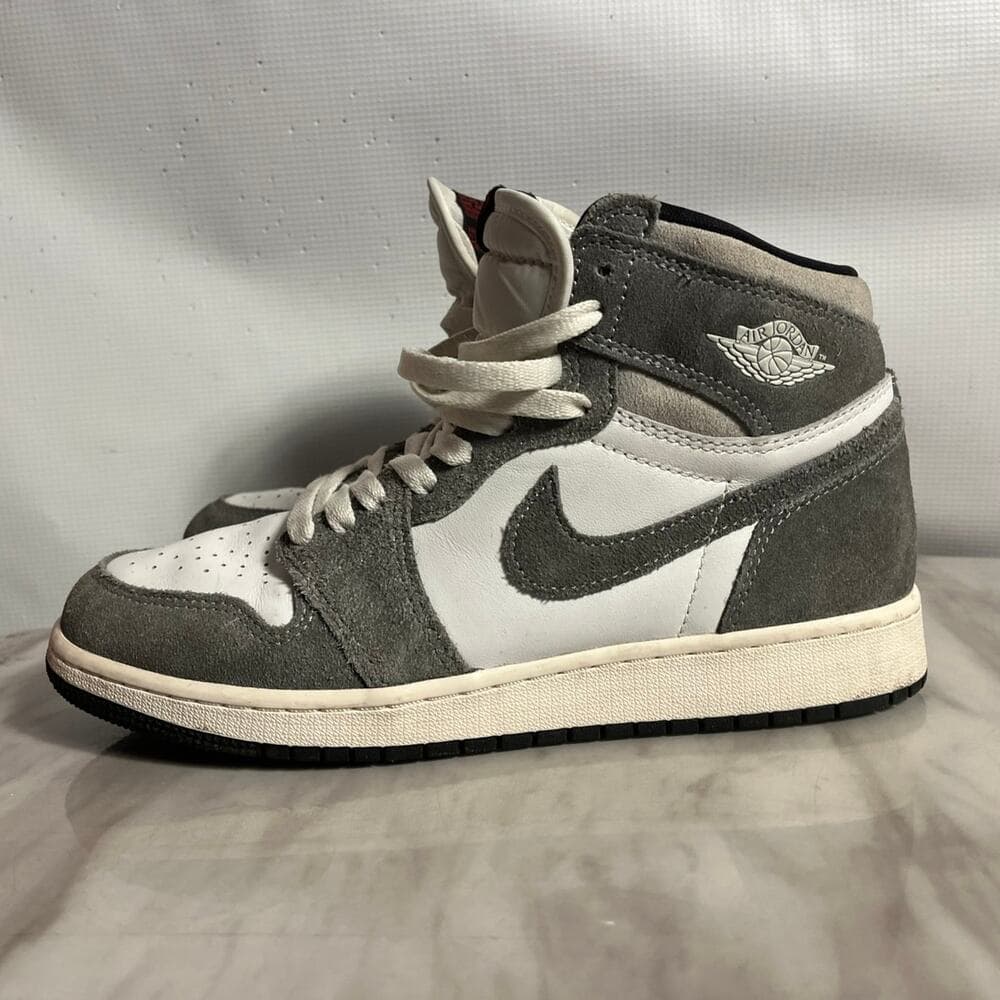 Air Jordan 1 Retro High OG Smoke Grey Size 6.5 Y