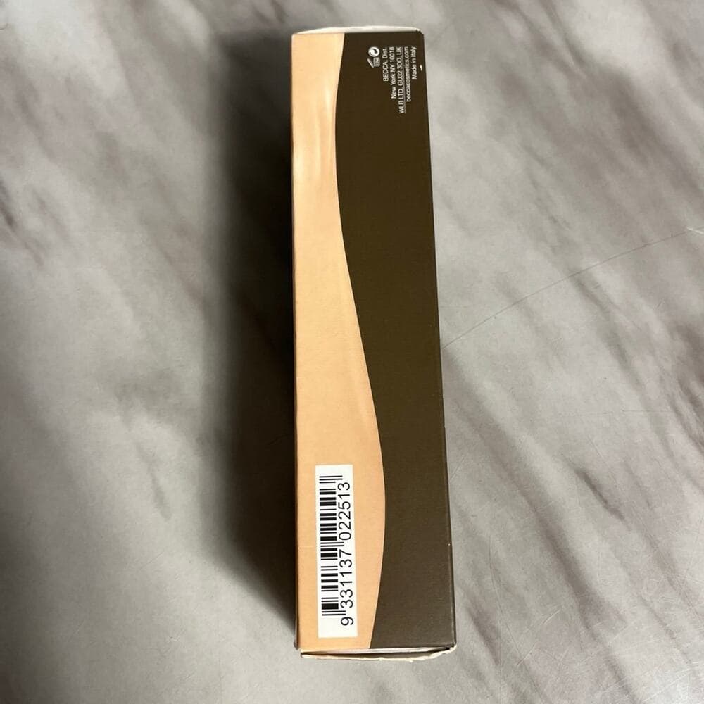 Becca Ultimate Coverage 24 Hour Foundation Shell