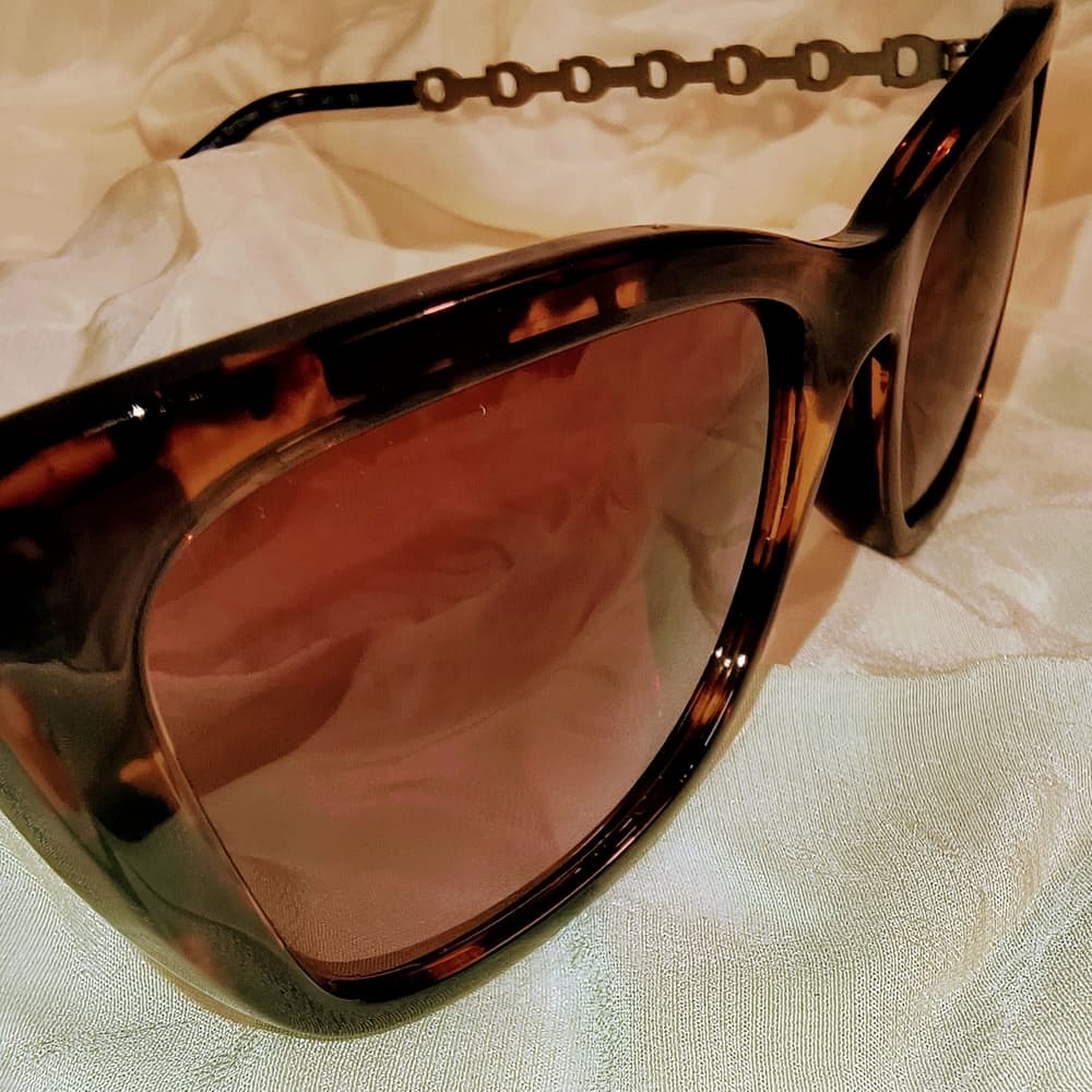 COACH Havana Brown Gradient Cat-Eyes Sunglasses (HC8257U) with Gunmetal Accents