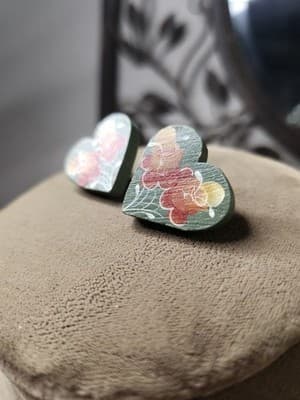 Vintage Hand Painted Folk Art Green Floral Wood Heart Post Stud Earrings
