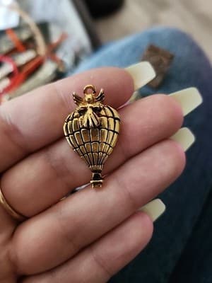 Gold Tone Hot Air Ballon Pendant Pin Toadland 1999 Vintage
