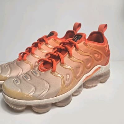 Nike Air VaporMax Plus Women's Size 7 Guava Ice Rush Orange DQ8588-800