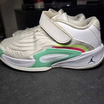 Nike Air Jordan Luka 3 Photo Finish 2024 Youth Boys Size 1y White HQ5058-107