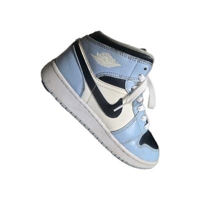 NIKE Youth Size 5.5 Air Jordan 1 GS Blue Black White UNC Shoes 555112-401