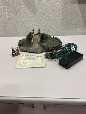Hawthorne Village Limited Edition Lamplight Bridge W/ Lights & Painter Complete