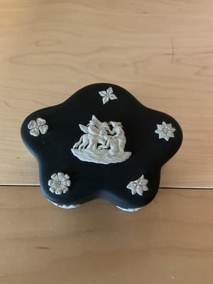 Vintage Wedgwood Black Jasper Ware Trinket Box Horse Wings Couple Scene Rare 3.5