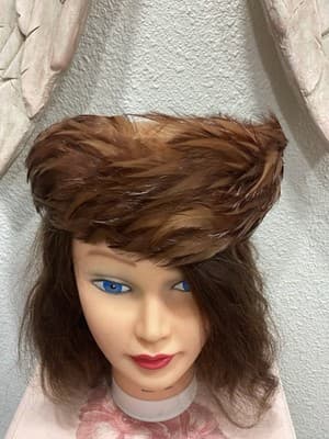 Vtg 1960’sChic Brown Pillbox Doeskin Felt, Tan & Brown Feathers Mr Charles Sz- M