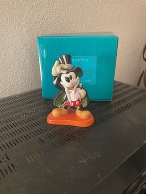 Walt Disney Classics Collection Magician Mickey 1997 Membership Sculpture WDCC