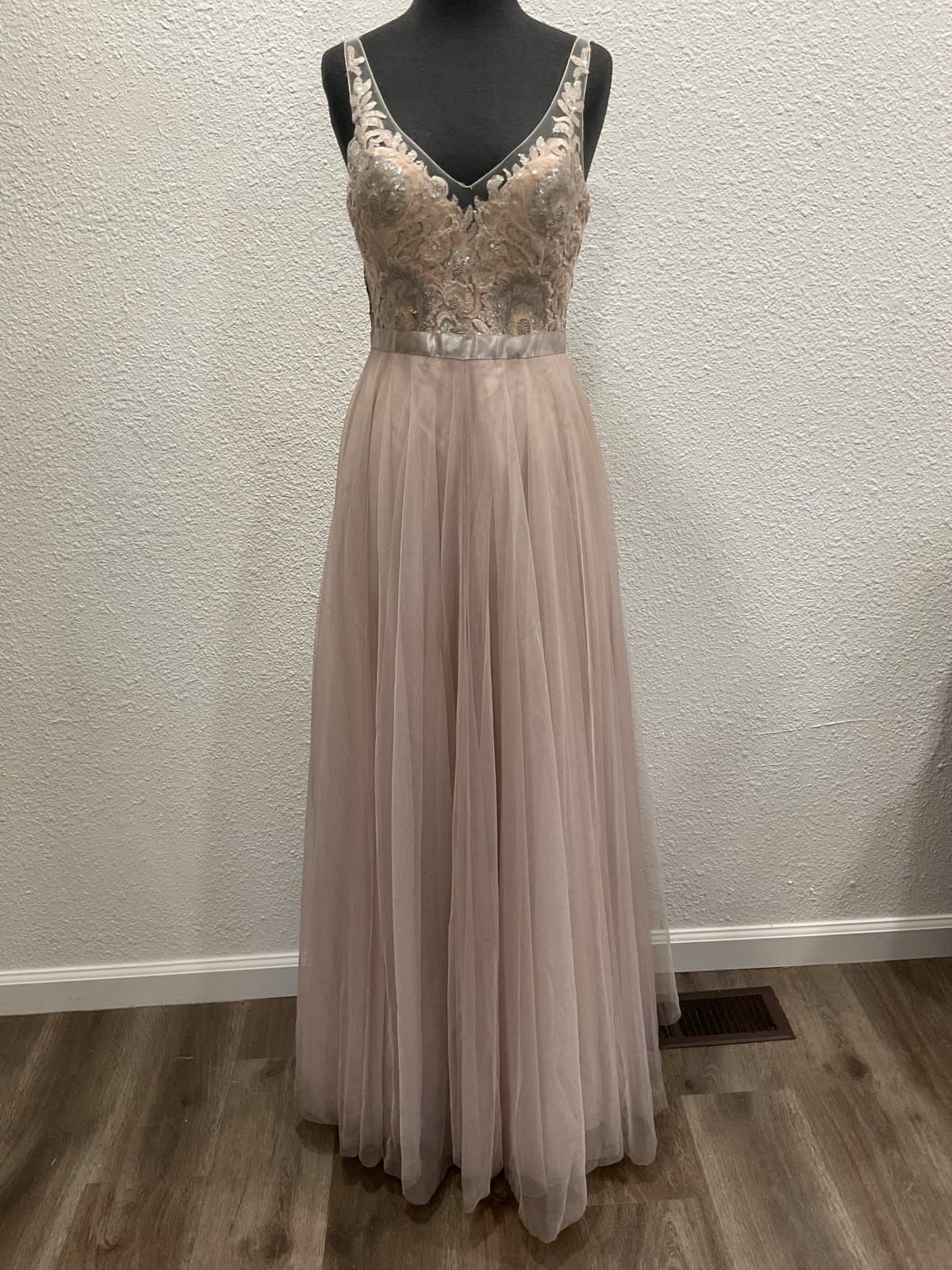 NEW Watters & Watters Blush Soft Prom Dress Size 4
