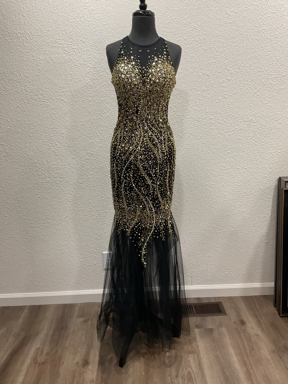 Dress beautiful Mermaid Style Figure Hugging Prom Dress by Gigi Size 2 NWOT