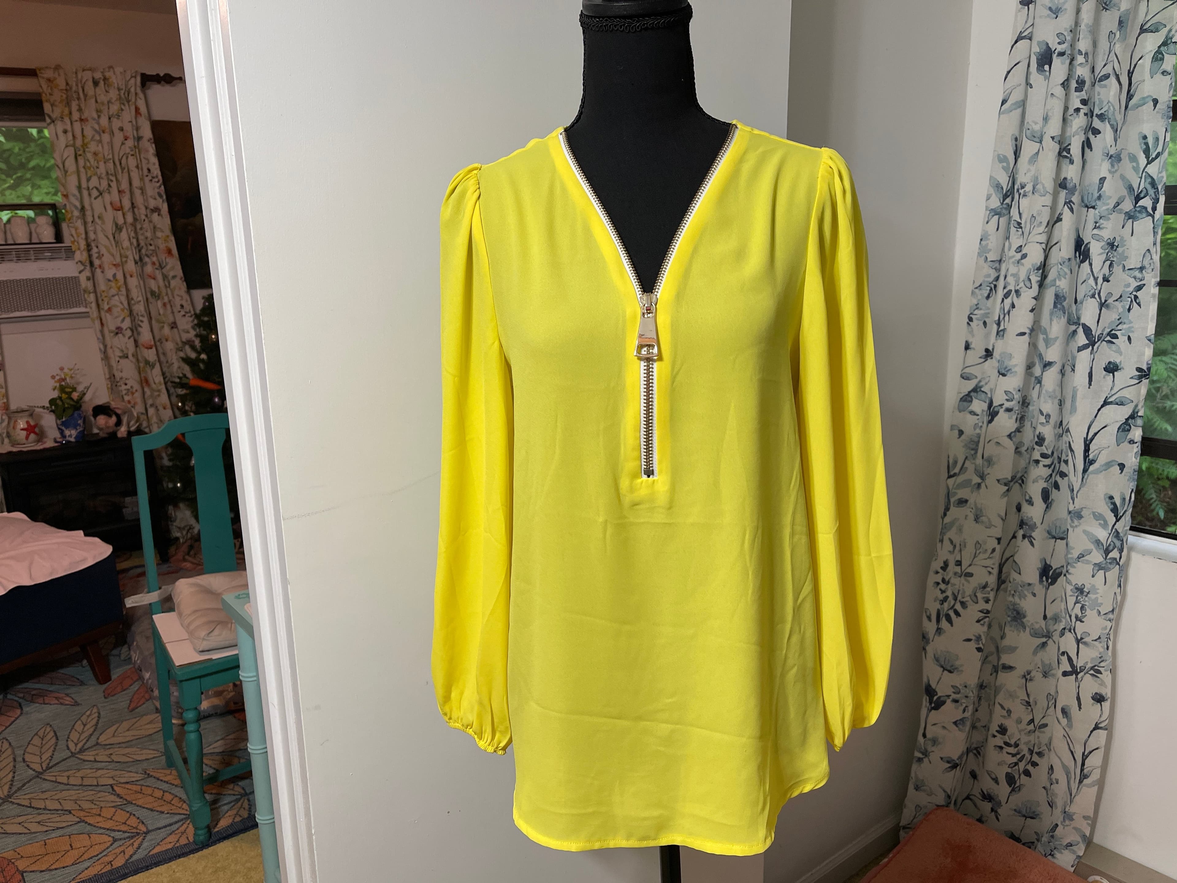 Carmen Marc Valvo Yellow Blouse Size S