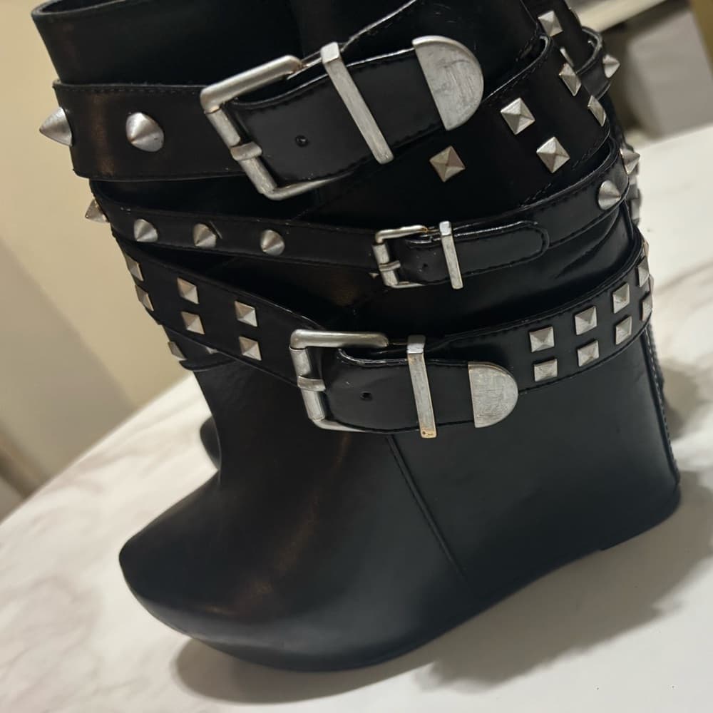 BCBG BG-ASPEN BLACK FLAT ANKLE BOOTS WITH SILVER STUDS