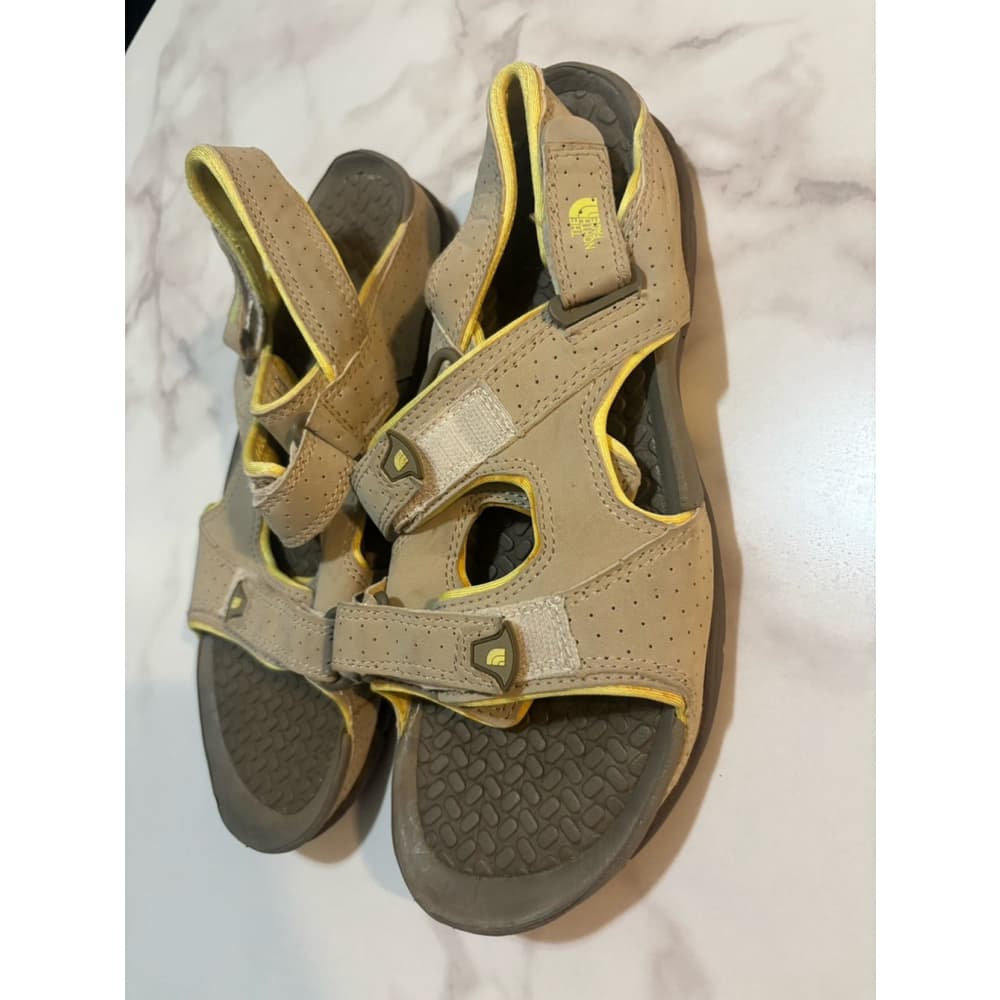 North face sandals