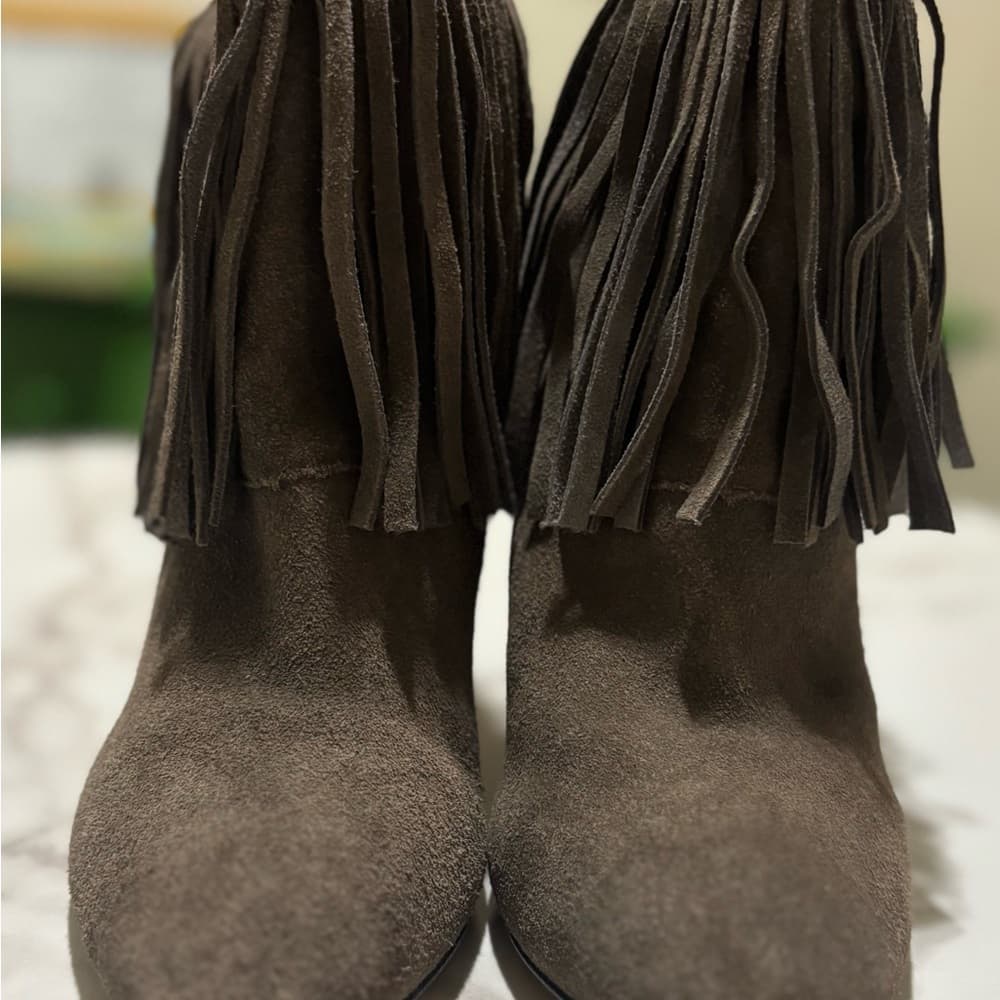 Chineese laundry Wedges