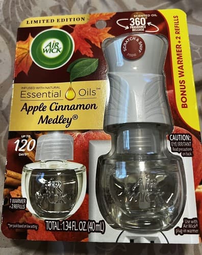 Air Wick PlugIn Scented Oil Warmer 2 Refills Apple Cinnamon Medley NEW AIRWICK