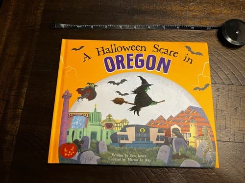 A Halloween Scare in Oregon by Eric James Hardback Children’s Book NEW