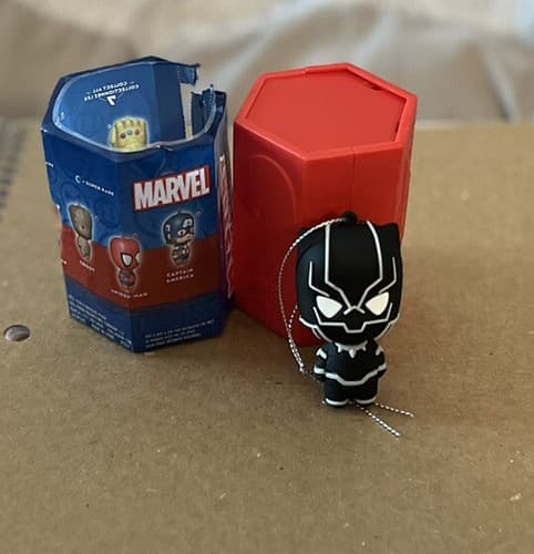 2022 HALLMARK MARVEL MYSTERY ORNAMENT "BLACK PANTHER" - NEW