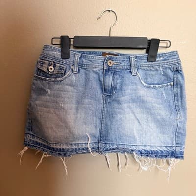 Aeropostale Women's Distressed Frayed Hem Low Rise Denim Skirt Blue 5/6