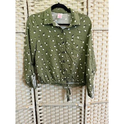 No Boundaries Breezy Summer Blouse Green S Floral Pattern Tie Front Waistband