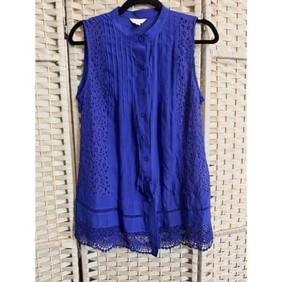 Adiva Summer Sleeveless Blouse Medium Blue Button Front Crochet Trim Details