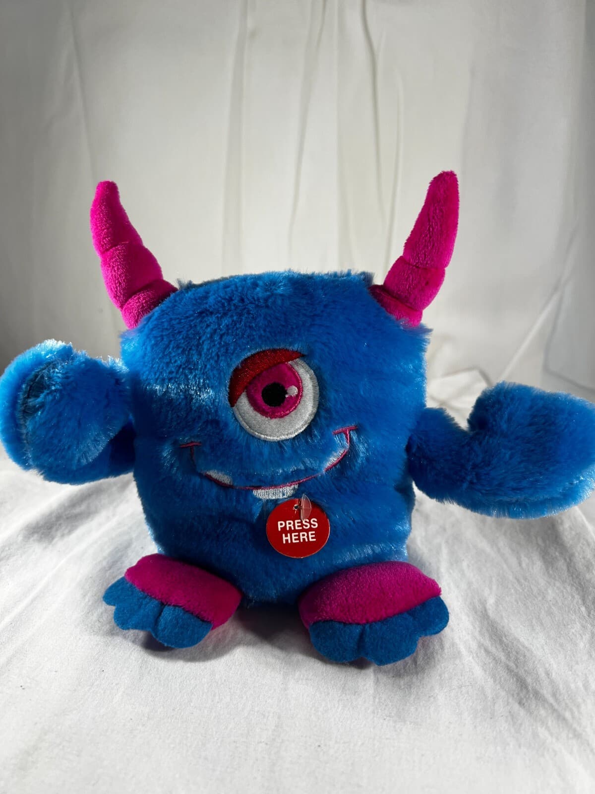 Sound N Light Animatronics Cyclops Monster Stuffed Toys Sings I Feel Good Works