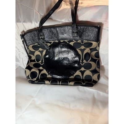 COACH Laura Signature Bag Tote Purse F18335 Black Cream