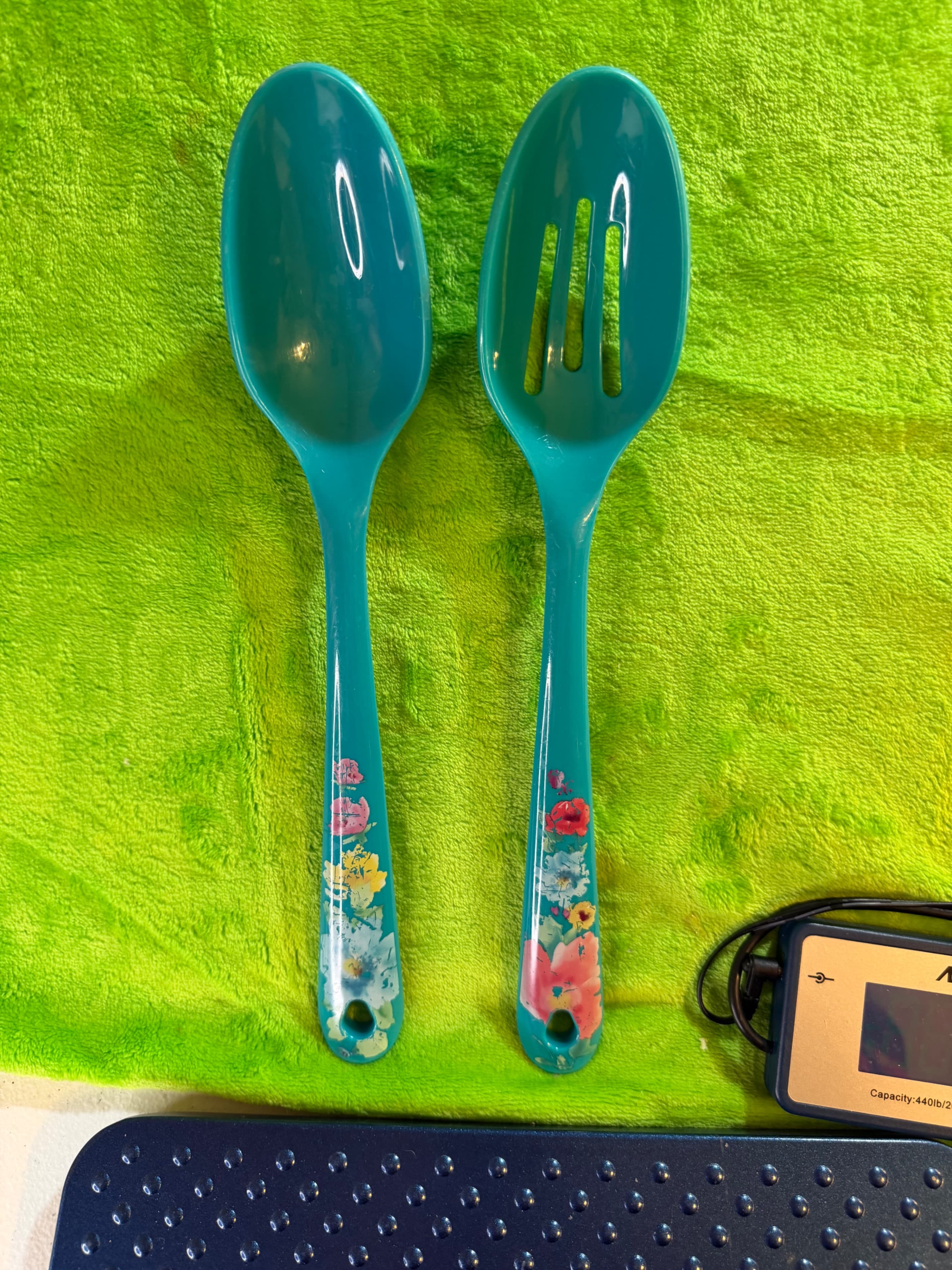 Blue Pioneer Woman Spoon set with Floral Design