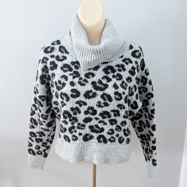 Jessica Simpson Turtleneck Leopard Print Gray Sweater