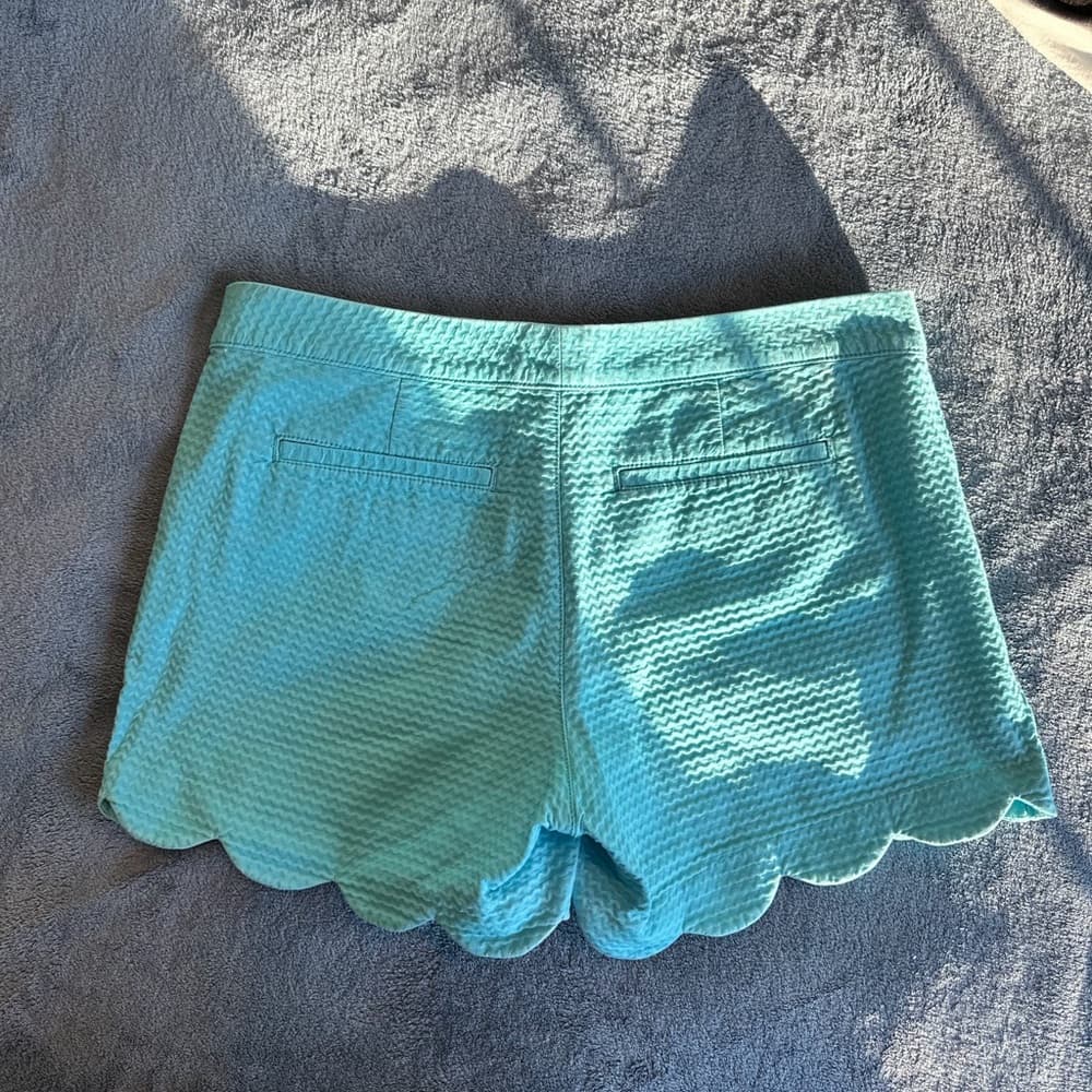 EUC Lilly Pulitzer Scalloped Women Shorts
