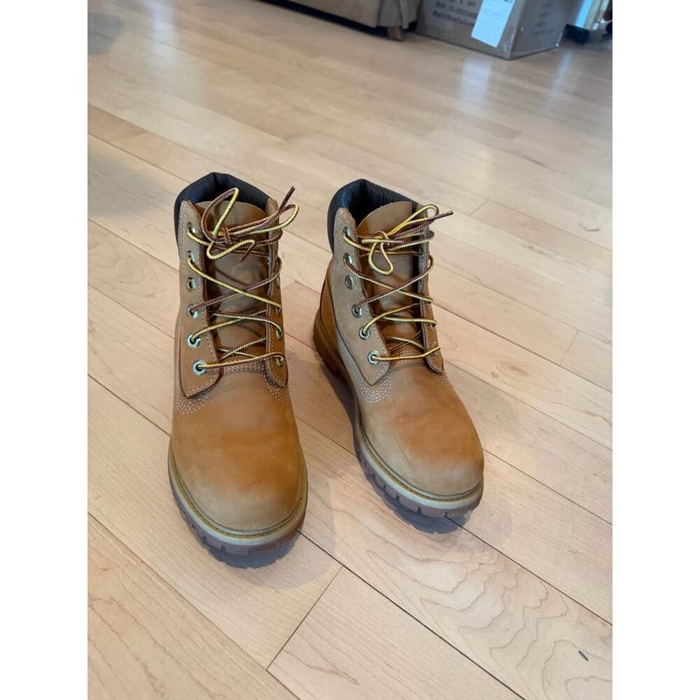 Like New Classic Timberland Women's Stone Street Waterproof Boots Size 7