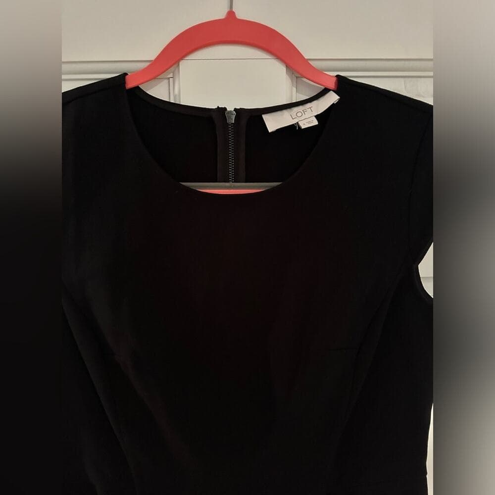 EUC Ann Taylor Loft Little Black Dress size 4