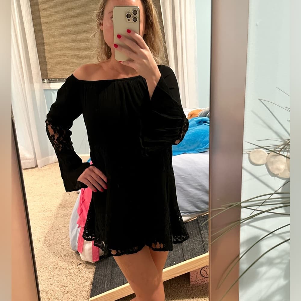 Francesca's Collections Black Long Sleeve Dress