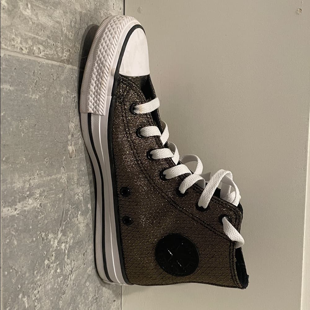 Converse High-Tops in Black and Gold Sparkle