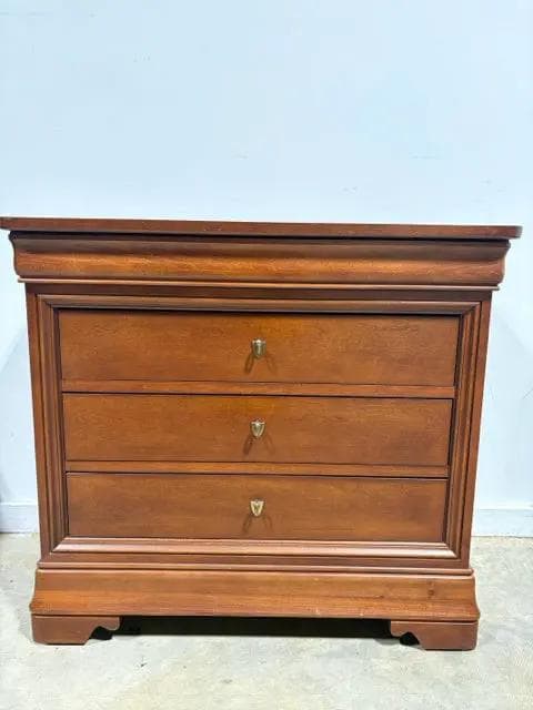 Thomasville 4 Drawer Wooden Bachelors Chest