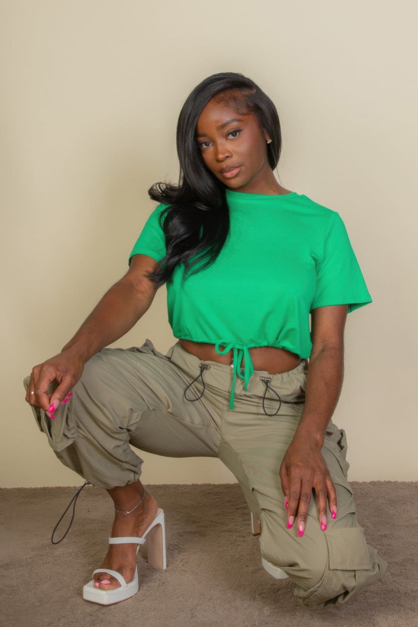 Tie Front Drawstring Short Sleeve Crop Top - Black / M
