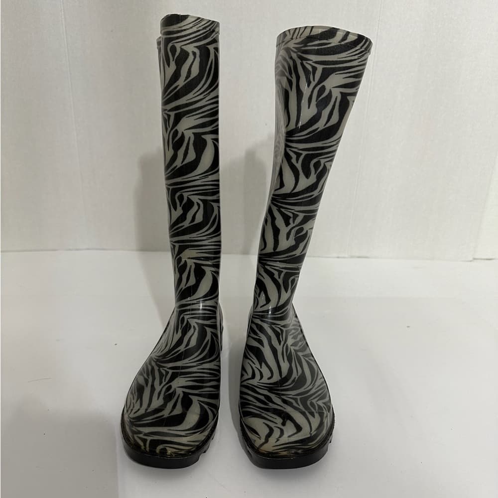 Capelli New York Zebra Print Rain Boots Black White Women’s Size 7 US Waterproof