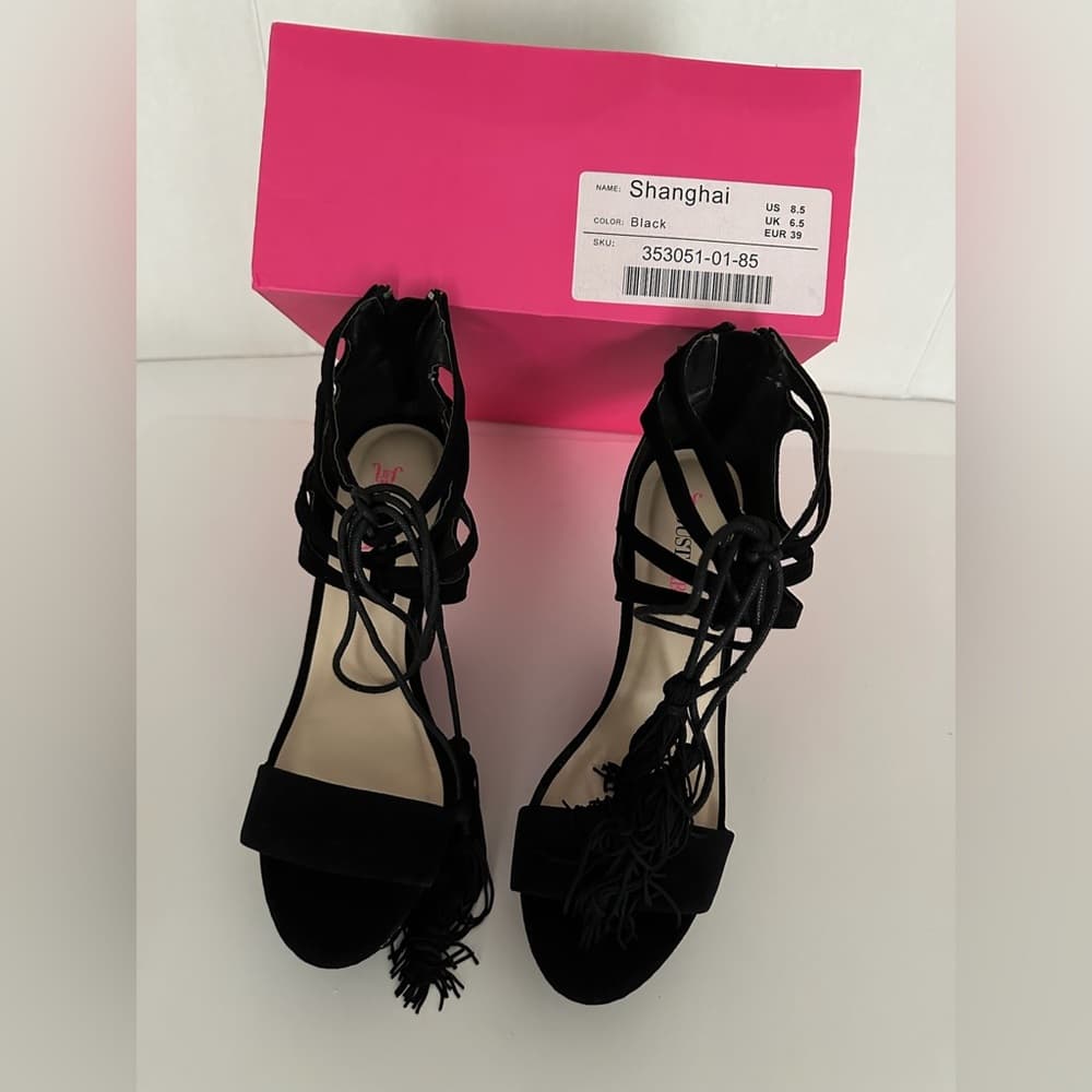 JustFab “Shanghai” Black Cutout Tassel Wedge Sandals Y2K Size 8.5