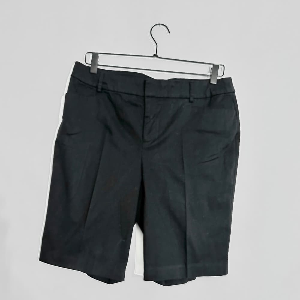 Charter Club Black Bermuda Shorts Womens Size 10 Classic Flat Front Mid Length