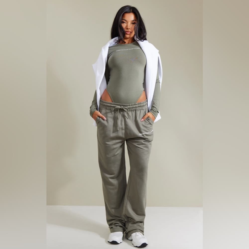 NWT PrettyLittleThing Khaki Green Straight Leg Logo Joggers Size Medium