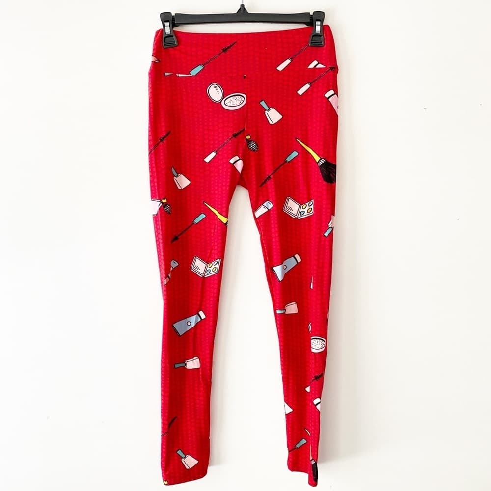 Red Background w Makeup / Cosmetics Graphic Buttery Soft Lularoe Leggings NWOT