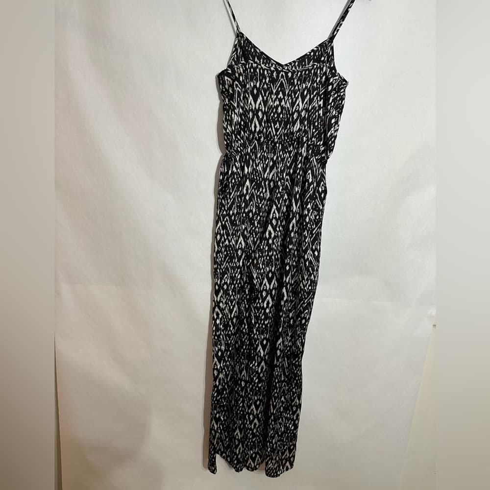 H&M Divided Black & White Ikat Print Jumpsuit Wide Leg Cropped Size 8