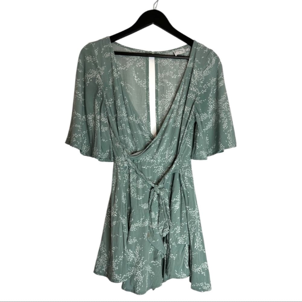 Princess Polly the Louis Romper in Sage Green Leaf Floral Size 6 Cottagecore