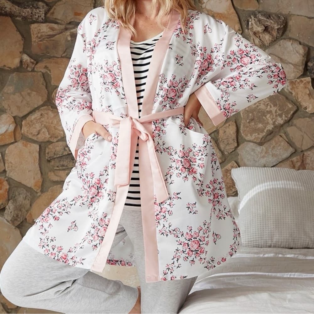 Morgan Lane x FabFitFun Blush Pink Satin Floral Robe Kimono Style Size S/M
