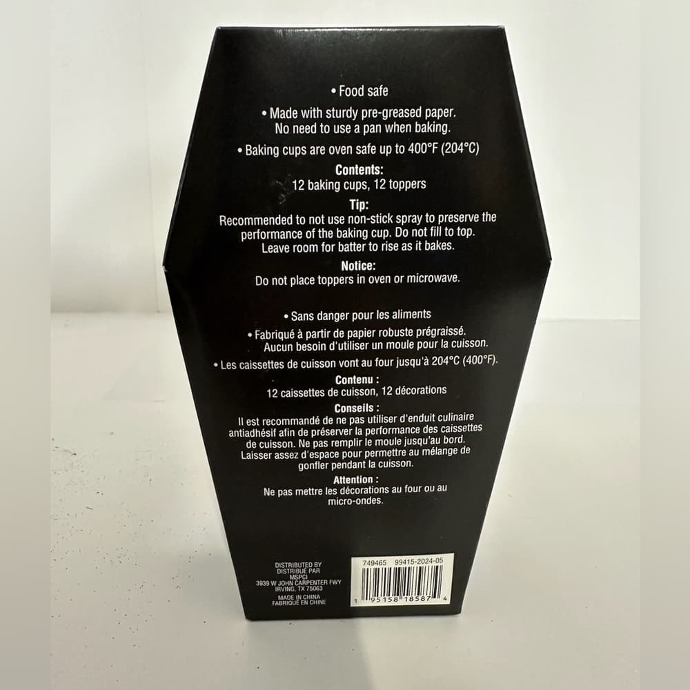 NIB Celebrate Halloween Cat Potion Baking Cup Kit Coffin Box 12 Cups 12 Toppers